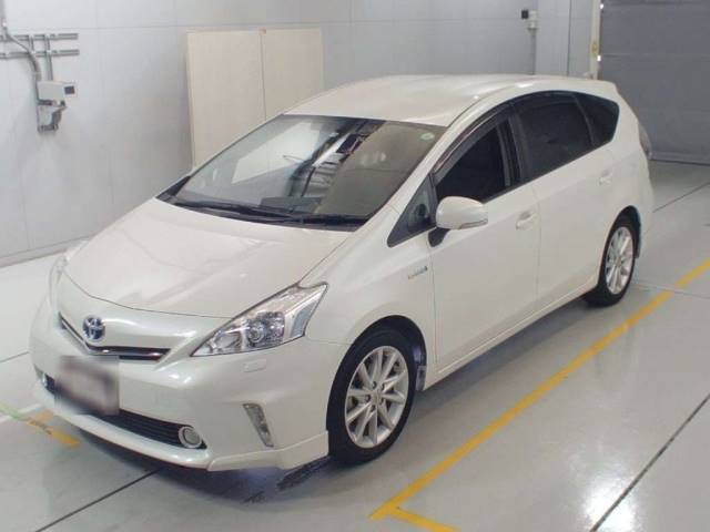 30239 TOYOTA PRIUS ALPHA ZVW41W 2013 г. (CAA Chubu)